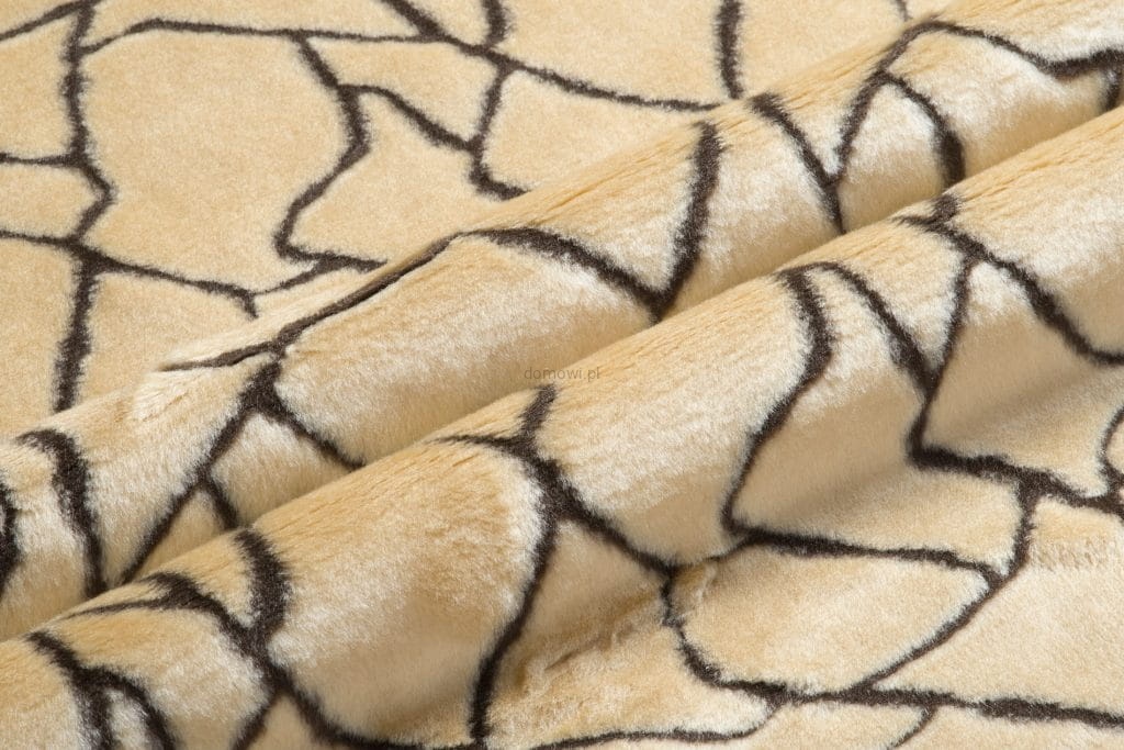 narzuta na łóżko futrzak