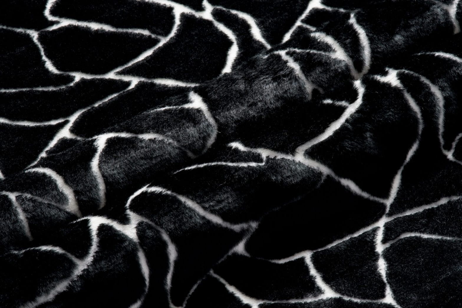 narzuta na łóżko czarny profil